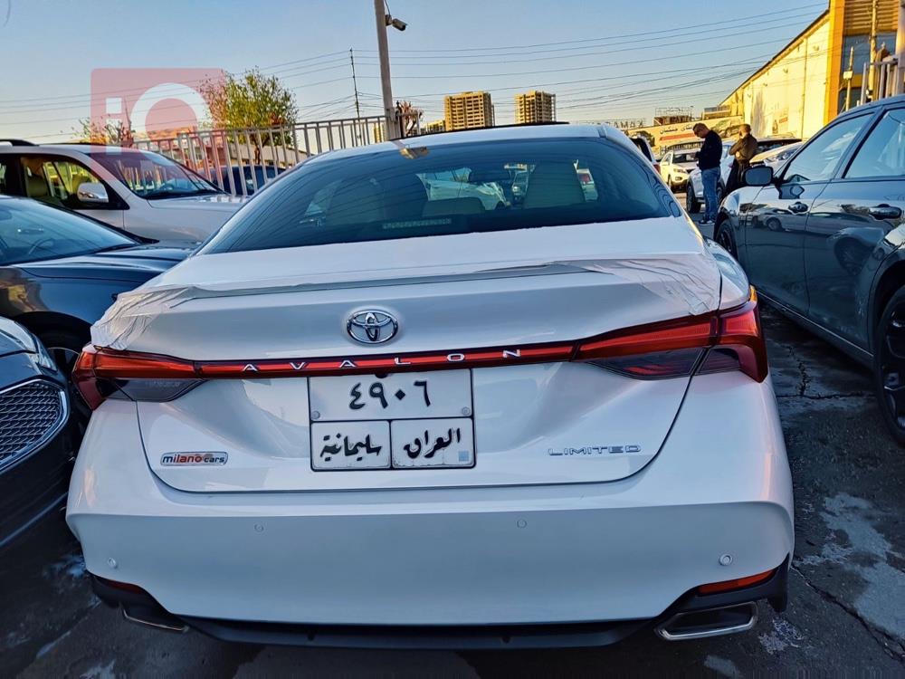تويوتا أفالون